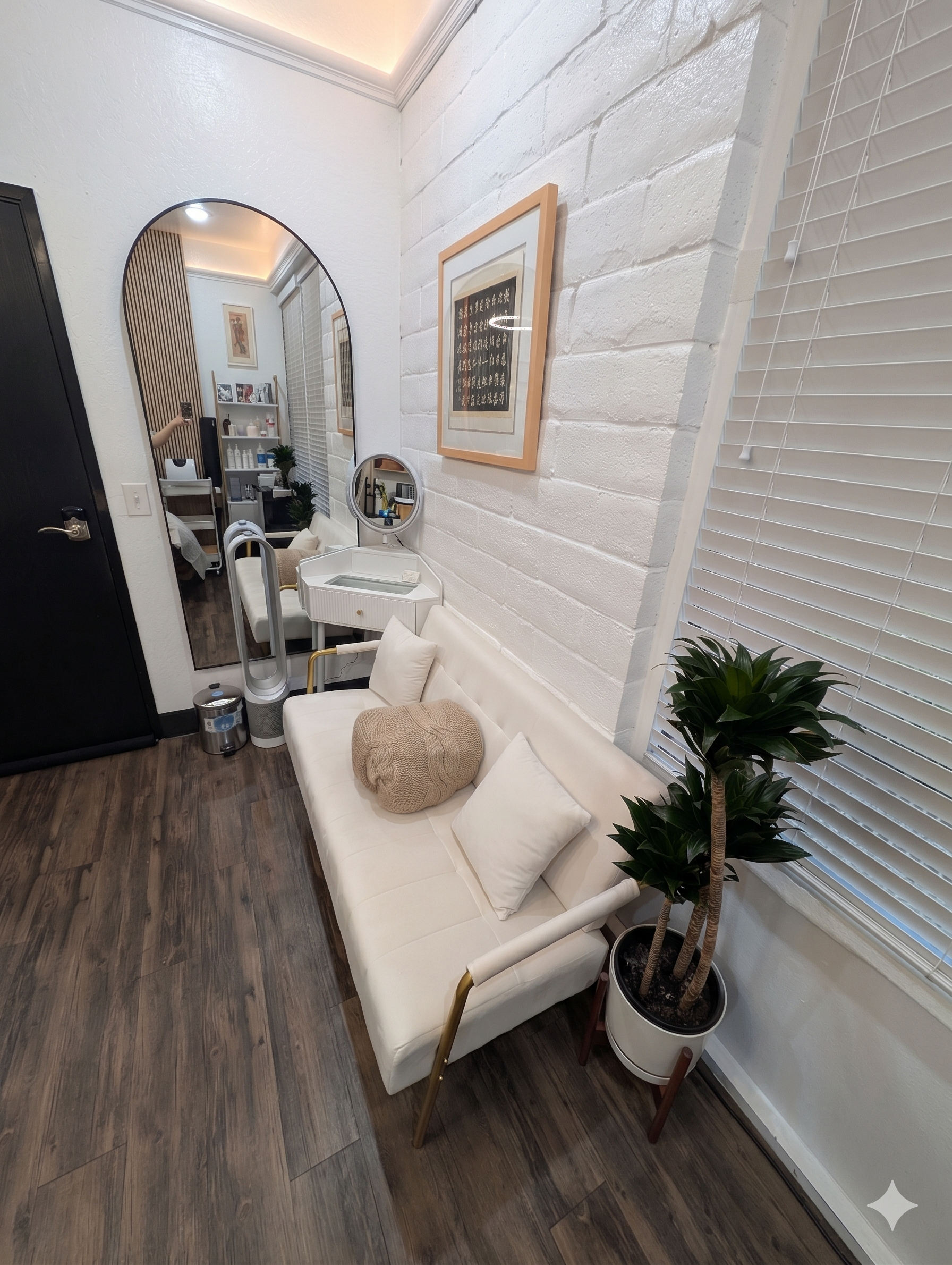 MO Skin Care reception